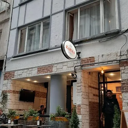 Karma Aparthotel